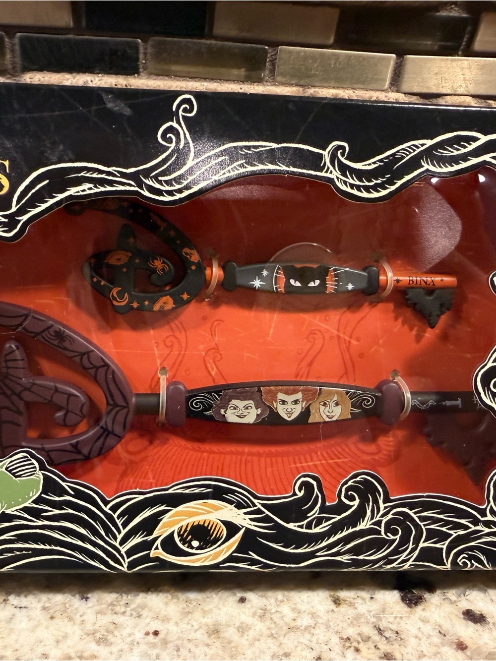 Disney Hocus Pocus Key Set New In Box
